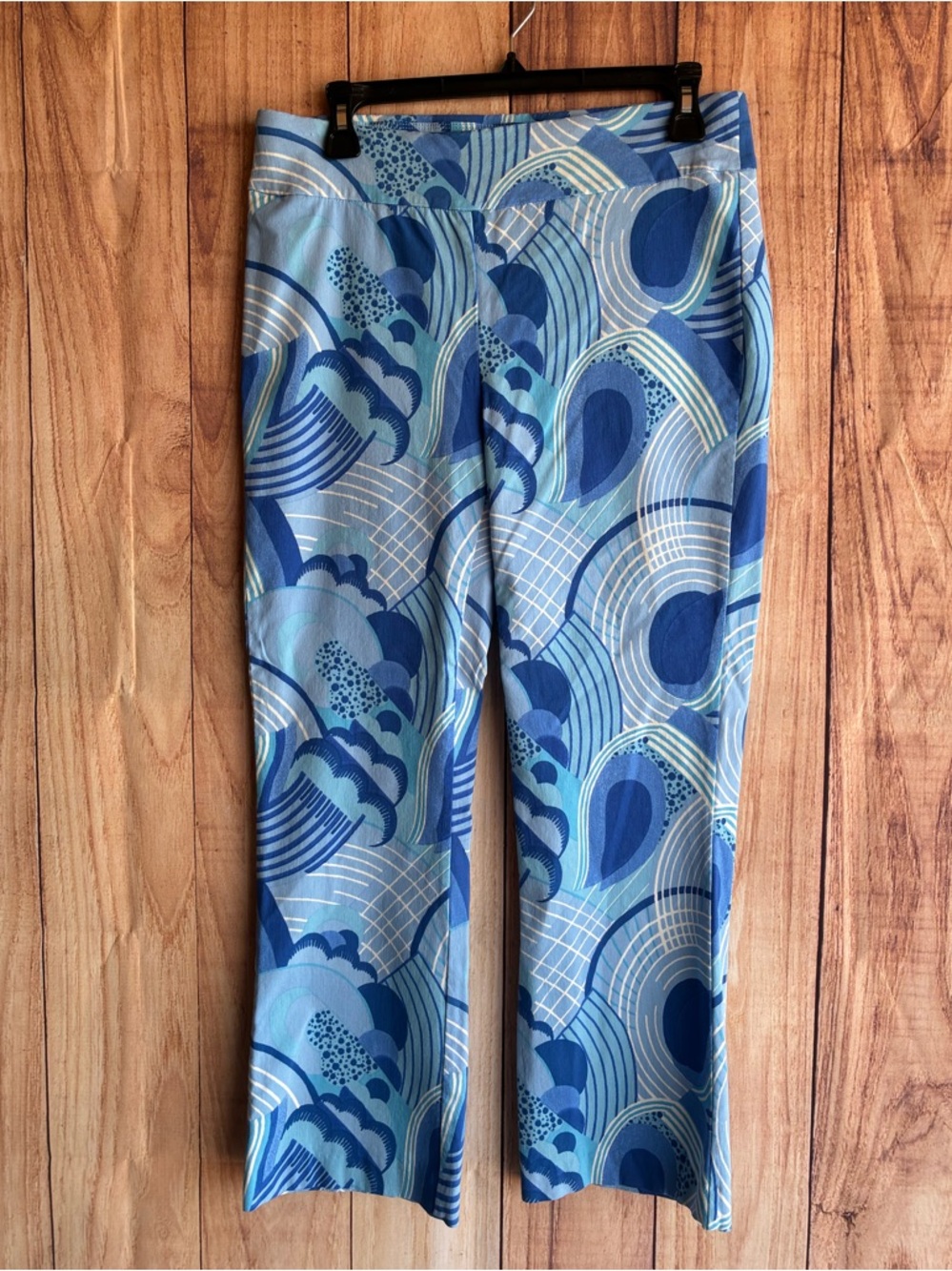 J. McLaughlin Swirl Crop Blue Pants 
Size 10 - Picture 2 of 7